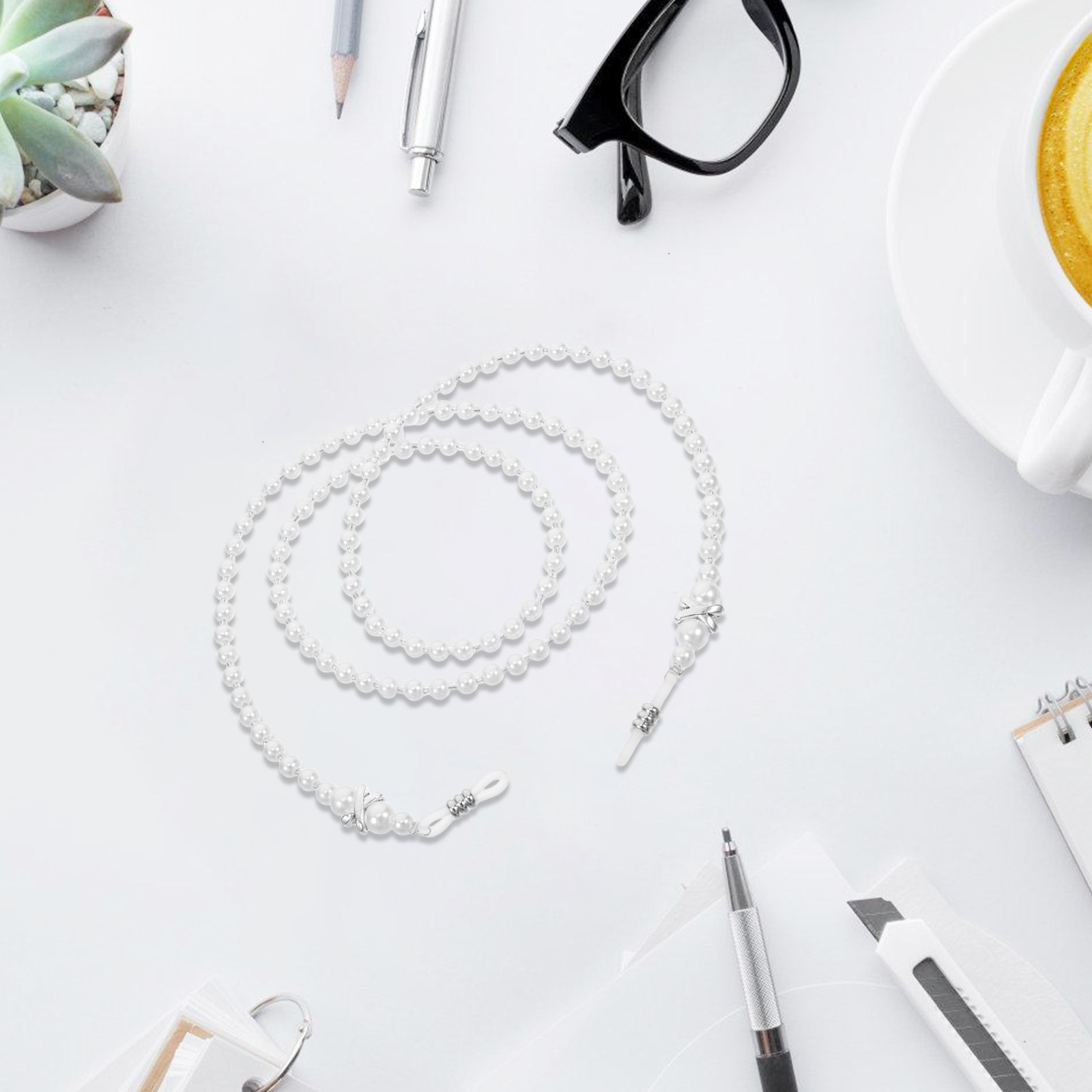 Elegante parelbrilkoord voor d - Mask Chain Holder recensie en prijs